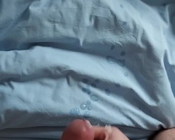 Spuiten op bed