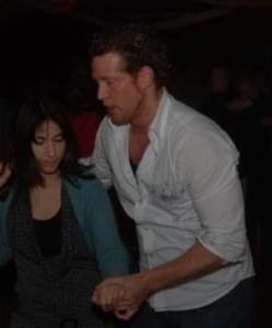 <p>Ik heb vroeger jaren gedanst. Zowel Latijns Amerikaans stijldansen als salsa. Mijn fantasie is nu om volledig naakt met bodypaint te dansen. Zijn er vrouwen die met een naakte gebodypainte man willen dansen in publiek?</p>