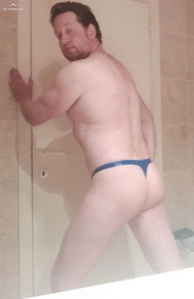 <p>Manstore lakstring. Heb deze ook in het zwart en in het rood.</p>